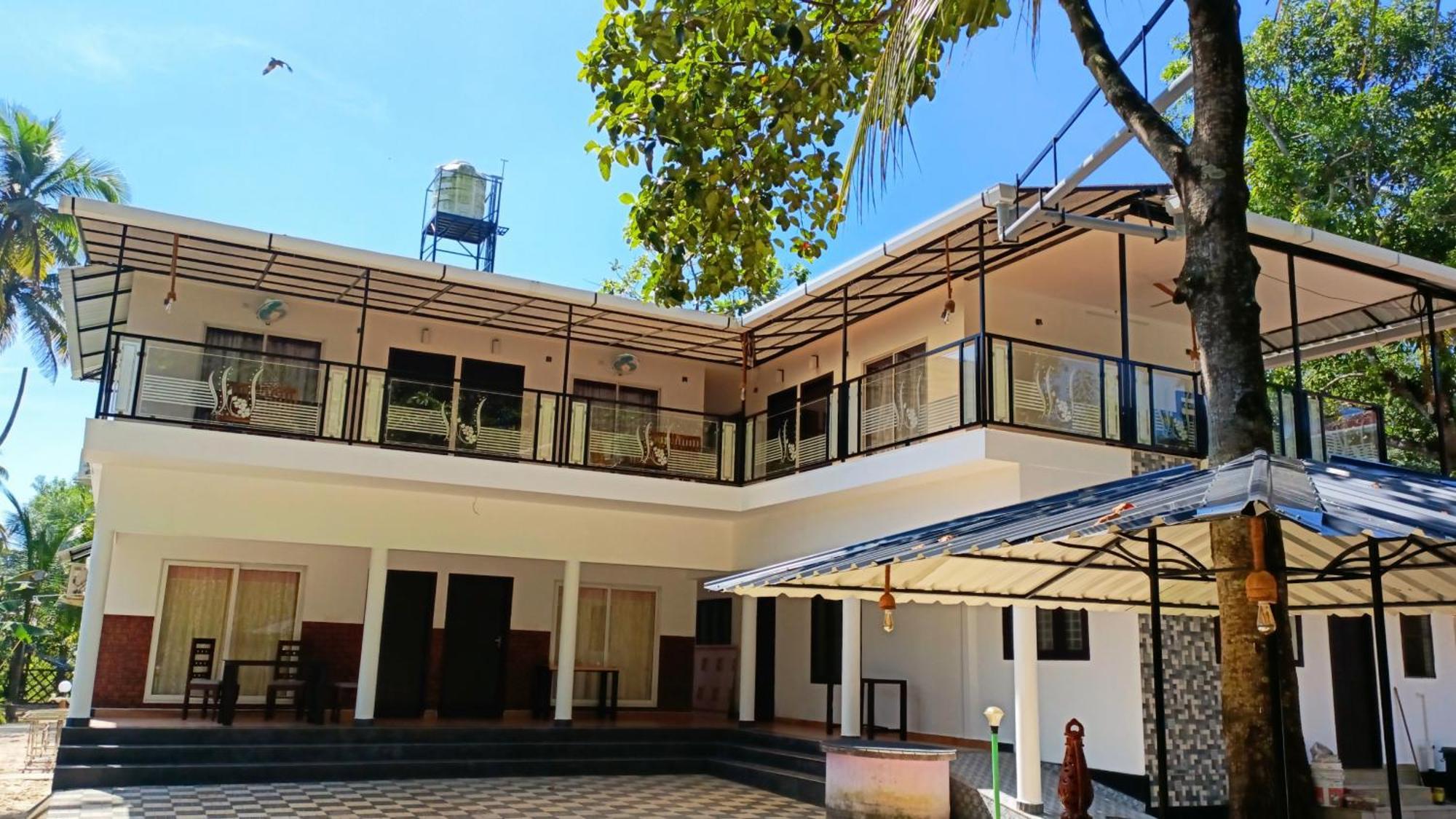 Koshy'S Beach Front Homestay Mararikulam Exterior photo