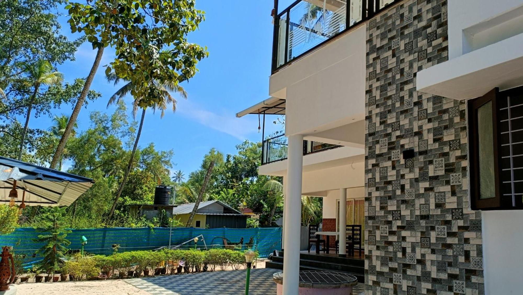 Koshy'S Beach Front Homestay Mararikulam Exterior photo